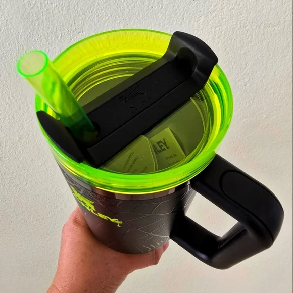 NWT Stanley Halloween Spider Design Web Glow Quencher H20 Flowstate 40 oz - Picture 5 of 9